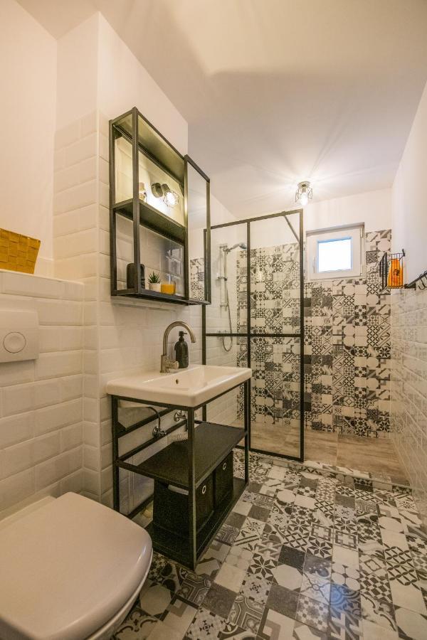 Kitty Sunflower Apartment Алба-Юлия Экстерьер фото